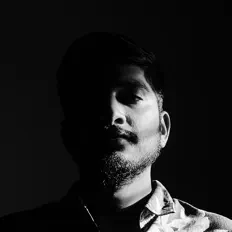 Poslechněte si interpreta Rudhraa Boi, sledujte hudební videa, přečtěte si životopis, podívejte se na data turné a další informace.