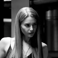 聆聽 Ceren Hocaoğlu、觀看音樂影片、閱讀小傳、查看巡演日期等！