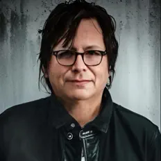 Escucha a Sixx Se7en, mira videos musicales, lee su biografía, consulta las fechas de las gira y más.