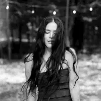 Ouça undefined, assista a videoclipes, leia a biografia, veja as datas das turnês e mais!