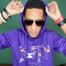 Ouça Young Mecca, assista a videoclipes, leia a biografia, veja as datas das turnês e mais!