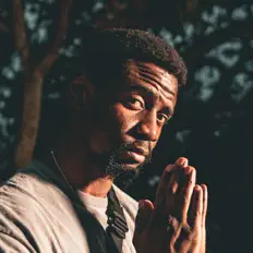 Luister naar MNK, bekijk muziekvideo's, lees de bio, bekijk de tourdata, en meer!