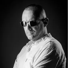 Posłuchaj wykonawcy Chris Di Amato, obejrzyj teledyski, przeczytaj biografię, zobacz daty tras koncertowych i nie tylko!