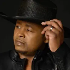 Teezaを聴いたり、ミュージックビデオを鑑賞したり、経歴やツアー日程などを確認したりしましょう！