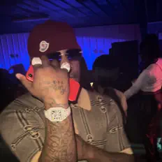 收听 GetRichYungn、观看音乐视频、阅读小传、查看巡演日期等 ！