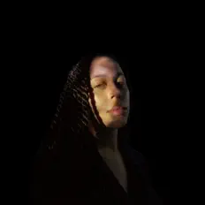 Poslechněte si interpreta Senny, sledujte hudební videa, přečtěte si životopis, podívejte se na data turné a další informace.