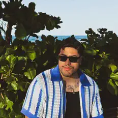 Escucha a Züri, mira videos musicales, lee su biografía, consulta las fechas de las gira y más.