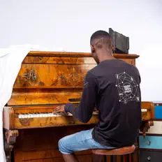 KSG The Projuicer सुनें, म्यूज़िक वीडियो देखें, बायो पढ़ें, दौरे की तारीखें और बहुत कुछ देखें!