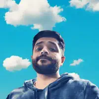 Poslechněte si interpreta undefined, sledujte hudební videa, přečtěte si životopis, podívejte se na data turné a další informace.