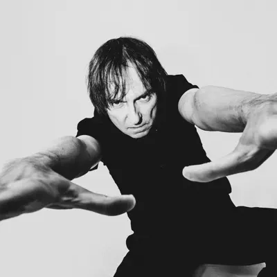 Listen to Dale Crover, watch music videos, read bio, see tour dates & more!