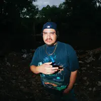 Ouve undefined, vê vídeos de música, lê a biografia, vê as datas da digressão e muito mais!