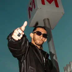 Dengarkan CENØ, tonton video musik, baca bio, lihat tanggal tur & lainnya!