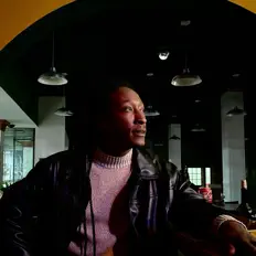 Escucha a V4mp, mira videos musicales, lee su biografía, consulta las fechas de las gira y más.