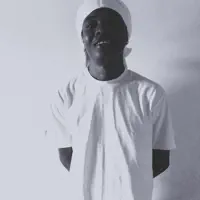 Hör dir undefined an, schau dir Musikvideos an, lies die Biografie, finde Tourdaten und mehr!