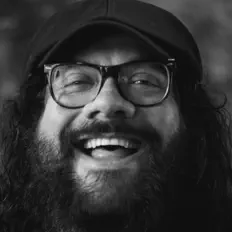 Antonio Vergaraを聴いたり、ミュージックビデオを鑑賞したり、経歴やツアー日程などを確認したりしましょう！
