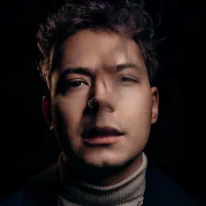 Posłuchaj wykonawcy RAIM TRIGER, obejrzyj teledyski, przeczytaj biografię, zobacz daty tras koncertowych i nie tylko!