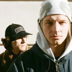 收听 Showgun、观看音乐视频、阅读小传、查看巡演日期等 ！