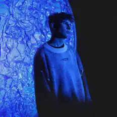 Poslechněte si interpreta ЛС, sledujte hudební videa, přečtěte si životopis, podívejte se na data turné a další informace.