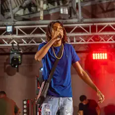Ouça MKMS, assista a videoclipes, leia a biografia, veja as datas das turnês e mais!