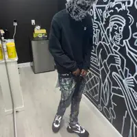 Dengarkan undefined, tonton video musik, baca bio, lihat tanggal tur & lainnya!