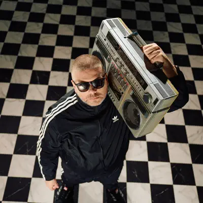 Listen to Vibin wit DJ Mono, watch music videos, read bio, see tour dates & more!