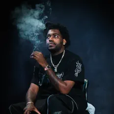 Dengarkan Chilly Chills, tonton video musik, baca bio, lihat tanggal tur & lainnya!