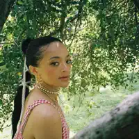 Dengarkan undefined, tonton video musik, baca bio, lihat tanggal tur & lainnya!