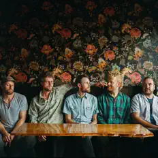 Posłuchaj wykonawcy Jenner Fox Band, obejrzyj teledyski, przeczytaj biografię, zobacz daty tras koncertowych i nie tylko!