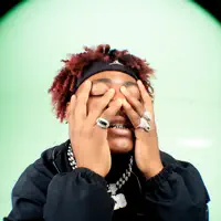 undefined dinle, müzik videolarını izle, biyografisini oku, tur tarihlerini ve daha fazlasını gör!