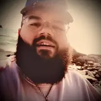 Ouça undefined, assista a videoclipes, leia a biografia, veja as datas das turnês e mais!