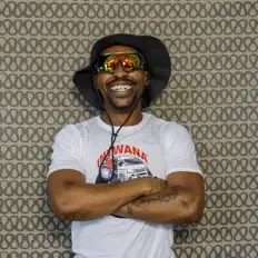 Listen to Vezi, watch music videos, read bio, see tour dates & more!