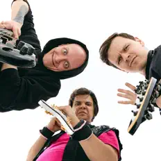 Escucha a Онанн, mira vídeos musicales, lee la biografía, consulta fechas de giras y mucho más.