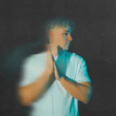 SUDI APOLLOを聴いたり、ミュージックビデオを鑑賞したり、経歴やツアー日程などを確認したりしましょう！