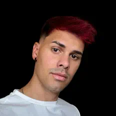 收听 Jayy-R、观看音乐视频、阅读小传、查看巡演日期等 ！