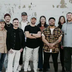 Écoutez Water's Edge Worship, regardez des vidéoclips, lisez la biographie, consultez les dates de tournée et plus encore !