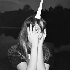 Poslechněte si interpreta Belle Blue, sledujte hudební videa, přečtěte si životopis, podívejte se na data turné a další informace.