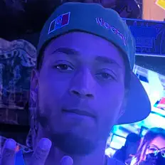 Hör dir YSMN Weezy an, schau dir Musikvideos an, lies die Biografie, finde Tourdaten und mehr!