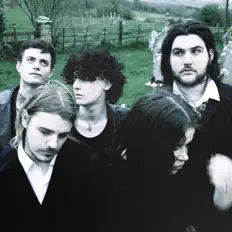 收听 CHIG、观看音乐视频、阅读小传、查看巡演日期等 ！