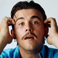 Ouça Euan Hart, assista a videoclipes, leia a biografia, veja as datas das turnês e mais!