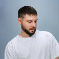 Ascolta undefined, guarda video musicali, leggi la biografia, vedi le date del tour & altro!