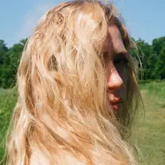 Dana Demskyを聴いたり、ミュージックビデオを鑑賞したり、経歴やツアー日程などを確認したりしましょう！