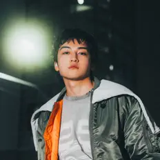 收听 KANON、观看音乐视频、阅读小传、查看巡演日期等 ！