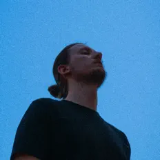 Dengarkan Leonardo Cupelli, tonton video musik, baca bio, lihat tanggal tur & lainnya!