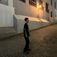 Escucha a undefined, mira videos musicales, lee su biografía, consulta las fechas de las gira y más.