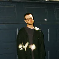 Posłuchaj wykonawcy undefined, obejrzyj teledyski, przeczytaj biografię, zobacz daty tras koncertowych i nie tylko!