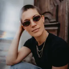 Escucha a listentojules, mira videos musicales, lee su biografía, consulta las fechas de las gira y más.
