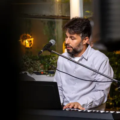 Listen to Lior Ronen, watch music videos, read bio, see tour dates & more!