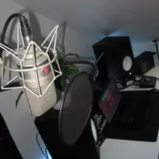 Aaron Poulsen dinle, müzik videolarını izle, biyografisini oku, tur tarihlerini ve daha fazlasını gör!