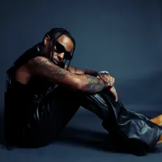 Escucha a YOUNG HitzRUS, mira videos musicales, lee su biografía, consulta las fechas de las gira y más.