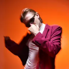 收听 РУД、观看音乐视频、阅读小传、查看巡演日期等 ！